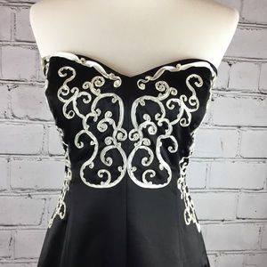 White House Black Market Knee Formal Dress Sz 4